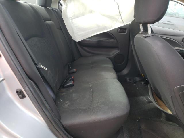 ML32F3FJXJHF05884 - 2018 MITSUBISHI MIRAGE G4 SILVER photo 10