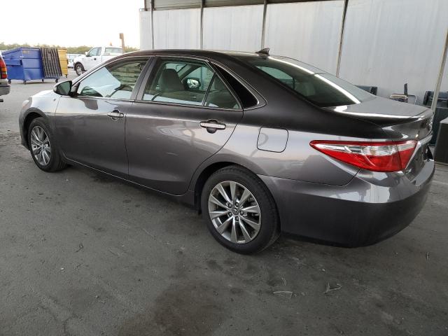 4T1BF1FK0GU573713 - 2016 TOYOTA CAMRY 4D 2 GRAY photo 2