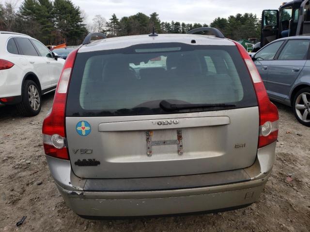 YV1MW382452058657 - 2005 VOLVO V50 2.4I SILVER photo 6