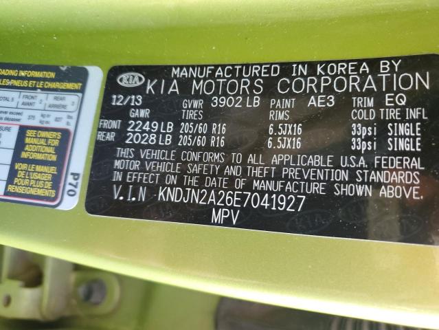 KNDJN2A26E7041927 - 2014 KIA SOUL GREEN photo 12