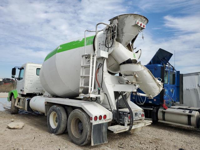 4V5KC9DF5GN945851 - 2016 VOLVO VHD TWO TONE photo 3