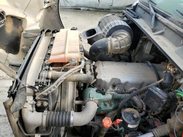 4V5KC9DF5GN945851 - 2016 VOLVO VHD TWO TONE photo 7