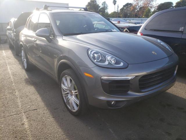 WP1AE2A24GLA63739 - 2016 PORSCHE CAYENNE SE GRAY photo 4