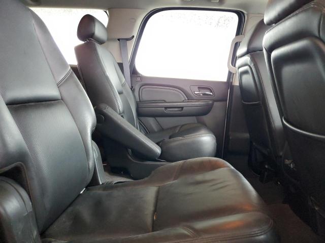 1GKUCEEF0AR269068 - 2010 GMC YUKON DENA SILVER photo 11