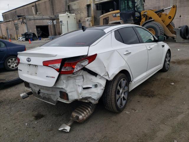 5XXGR4A69CG077676 - 2012 KIA OPTIMA WHITE photo 4