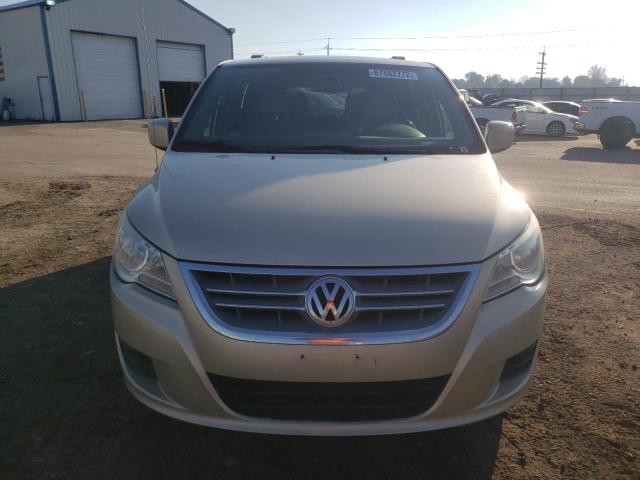 2V4RW3DG0BR789487 - 2011 VOLKSWAGEN ROUTAN SE BEIGE photo 5