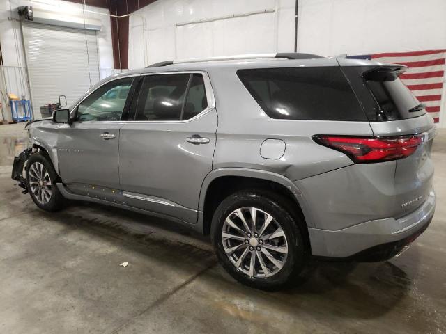 1GNEVKKW0PJ115312 - 2023 CHEVROLET TRAVERSE P GRAY photo 2