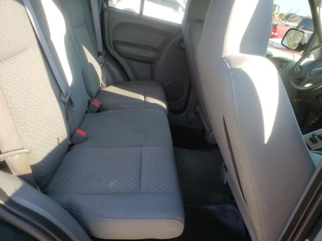 1J4GL38K45W565685 - 2005 JEEP LIBERTY RE GREEN photo 6