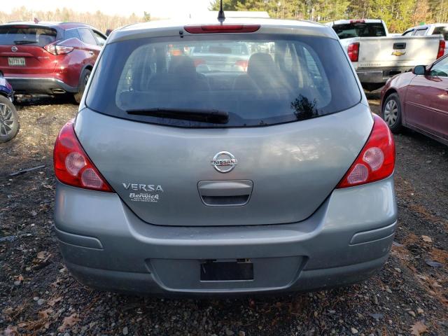 3N1BC13E79L382186 - 2009 NISSAN VERSA GRAY photo 6