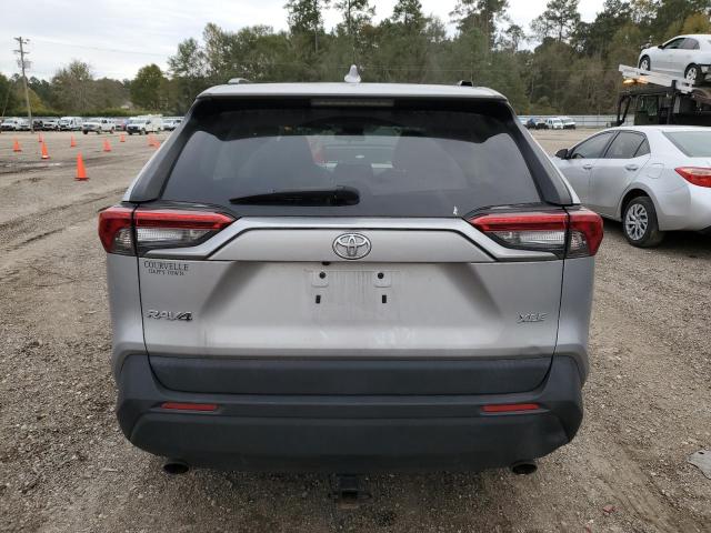 2T3C1RFVXKC026252 - 2019 TOYOTA RAV4 XLE P SILVER photo 6