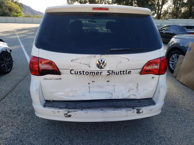 2C4RVAAG9CR136115 - 2012 VOLKSWAGEN ROUTAN S WHITE photo 6
