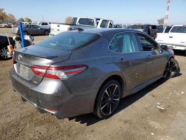 4T1B61HK8JU519063 - 2018 TOYOTA CAMRY XSE CHARCOAL photo 3