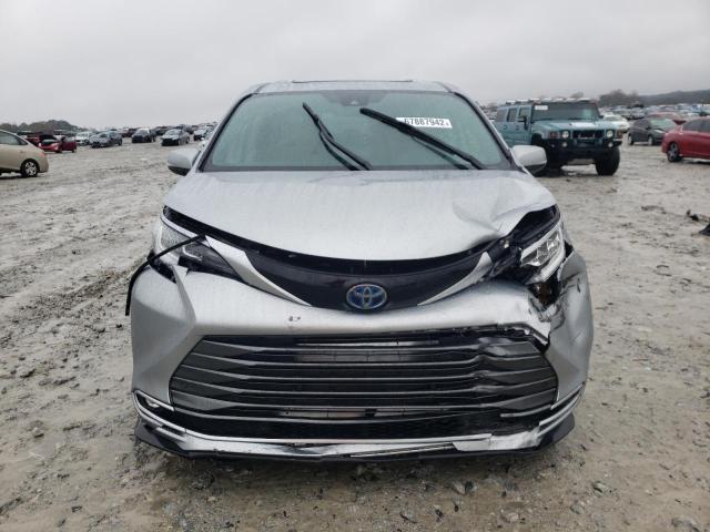 5TDZRKEC2MS031863 - 2021 TOYOTA SIENNA LIM SILVER photo 5