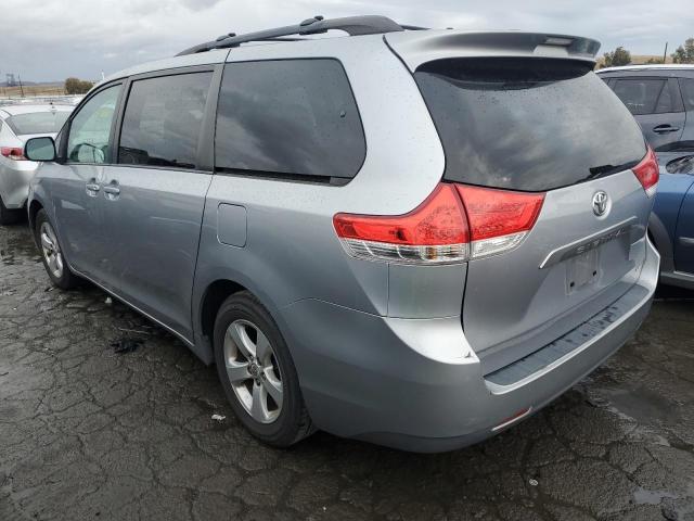 5TDKK3DC9CS223552 - 2012 TOYOTA SIENNA LE SILVER photo 2