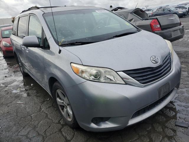 5TDKK3DC9CS223552 - 2012 TOYOTA SIENNA LE SILVER photo 4