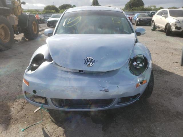 3VWPG3AG7AM011578 - 2010 VOLKSWAGEN NEW BEETLE 蓝色 照片 5