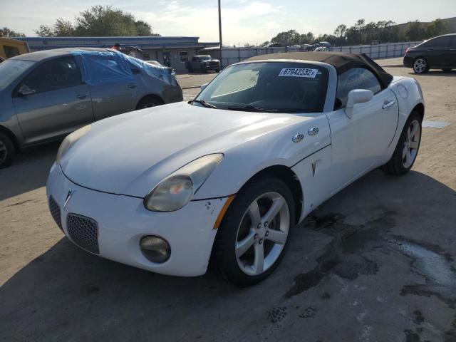 1G2MC35B78Y120061 - 2008 PONTIAC SOLSTICE WHITE photo 1