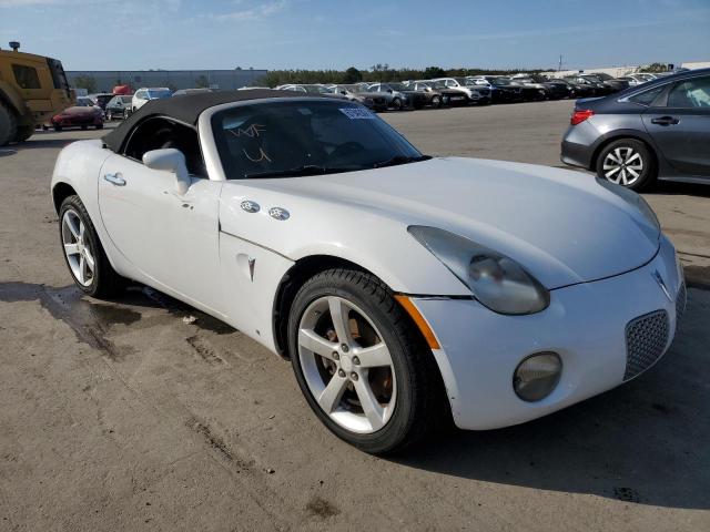 1G2MC35B78Y120061 - 2008 PONTIAC SOLSTICE WHITE photo 4