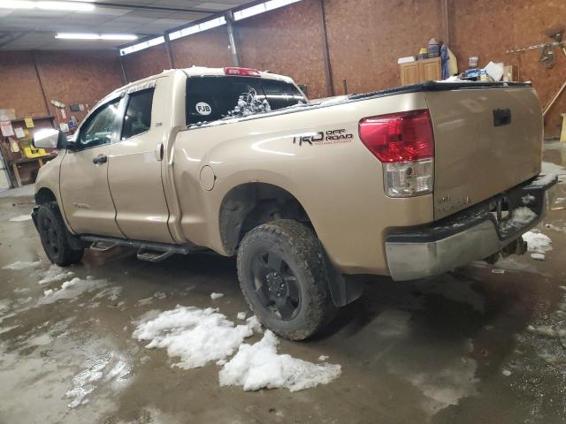 5TFUM5F10AX012712 - 2010 TOYOTA TUNDRA DOU GOLD photo 2