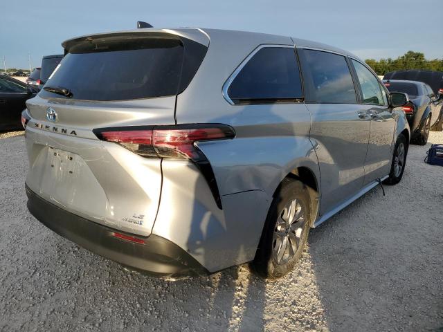 5TDKRKEC9NS079797 - 2022 TOYOTA SIENNA LE SILVER photo 3
