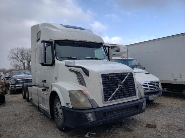 4V4NC9EH9GN953601 - 2016 VOLVO VN VNL WHITE photo 1