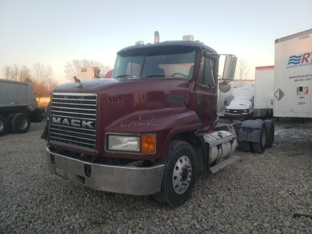 1M1AA18Y9YW119160 - 2000 MACK 600 CH600 BURGUNDY photo 2