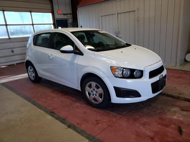 1G1JA6SH0F4135058 - 2015 CHEVROLET SONIC LS WHITE photo 4