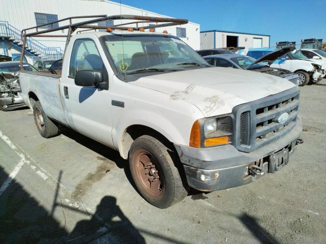 1FTSF30577EA60357 - 2007 FORD F350 SRW S WHITE photo 4