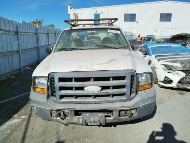 1FTSF30577EA60357 - 2007 FORD F350 SRW S WHITE photo 5