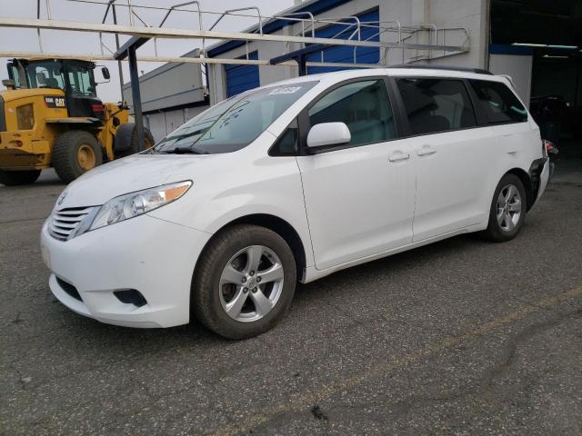 5TDKZ3DC1HS862107 - 2017 TOYOTA SIENNA LE WHITE photo 1