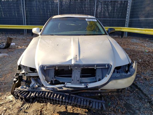 1LNHM82W67Y628482 - 2007 LINCOLN TOWN CAR S BEIGE photo 11