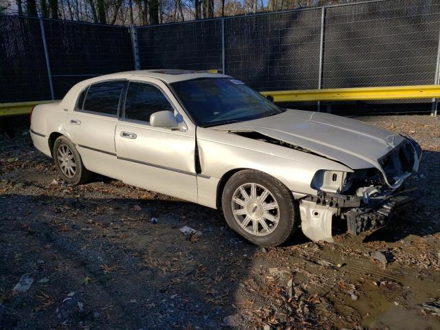 1LNHM82W67Y628482 - 2007 LINCOLN TOWN CAR S BEIGE photo 4