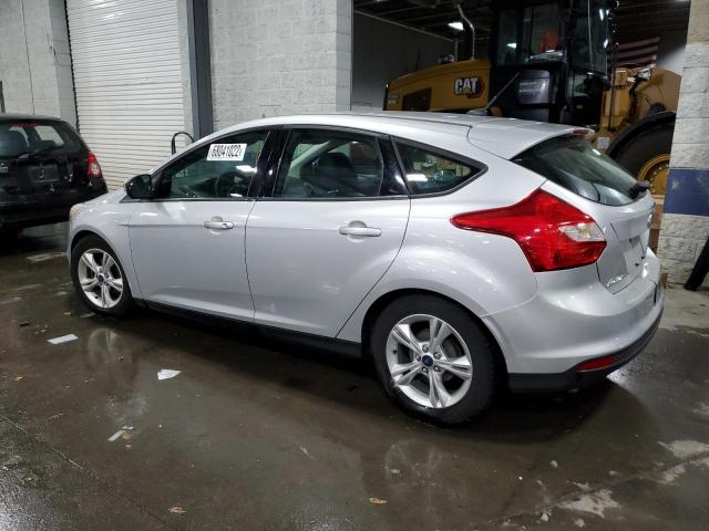 1FADP3K22EL177755 - 2014 FORD FOCUS SILVER photo 2