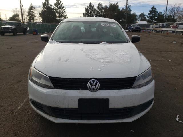3VW2K7AJ6EM321688 - 2014 VOLKSWAGEN JETTA BASE أبيض صورة 5
