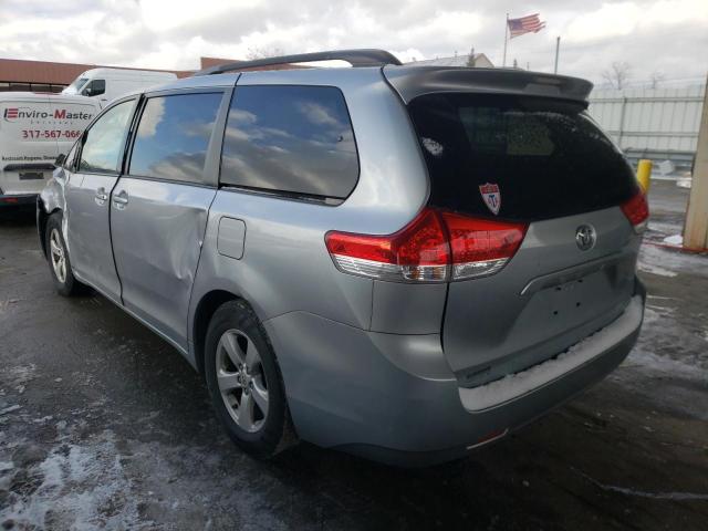 5TDKK3DC9BS125099 - 2011 TOYOTA SIENNA LE GRAY photo 2