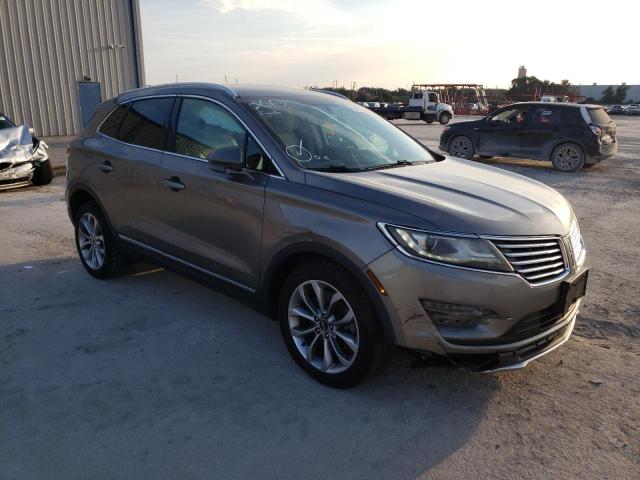 5LMCJ2C98HUL02410 - 2017 LINCOLN MKC SELECT თაფლისფერი ფოტო 4