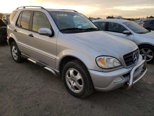 4JGAB54E72A297827 - 2002 MERCEDES-BENZ ML 320 SILVER photo 4