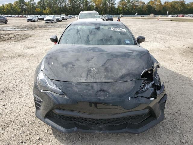 JF1ZNAA19J8701294 - 2018 TOYOTA 86 BLACK photo 5