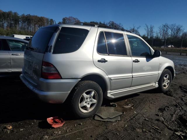 4JGAB54EX1A243520 - 2001 MERCEDES-BENZ ML 320 SILVER photo 3