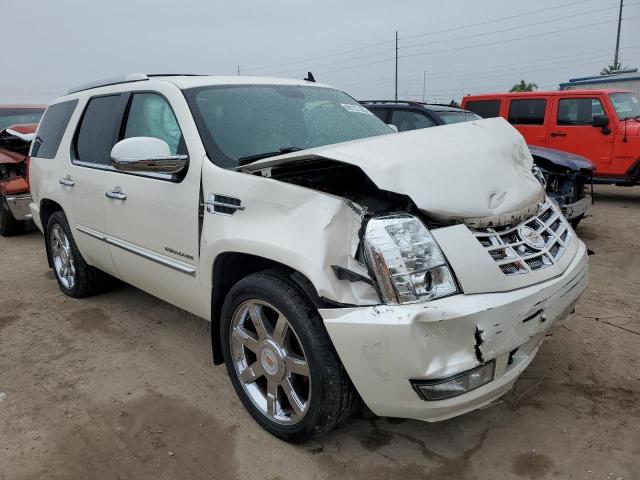 1GYS4AEF8DR168531 - 2013 CADILLAC ESCALADE WHITE photo 4