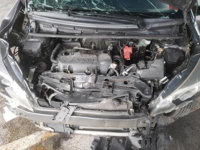 VNKKTUD30HA080067 - 2017 TOYOTA YARIS L GRAY photo 11