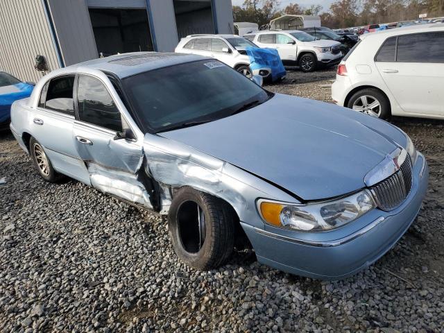 1LNFM82WXWY698931 - 1998 LINCOLN TOWN CAR S BLUE photo 4