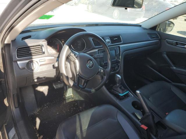 1VWDT7A38HC032924 - 2017 VOLKSWAGEN PASSAT R-L BLUE photo 8