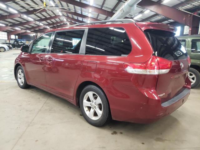 5TDKK3DCXBS093134 - 2011 TOYOTA SIENNA LE RED photo 2