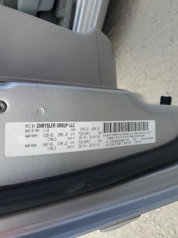 2C4RVABG4CR239876 - 2012 VOLKSWAGEN ROUTAN SE SILVER photo 13