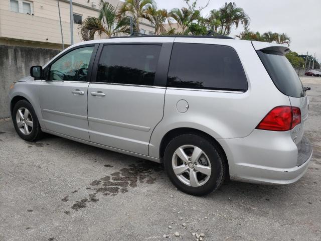 2C4RVABG4CR239876 - 2012 VOLKSWAGEN ROUTAN SE SILVER photo 2