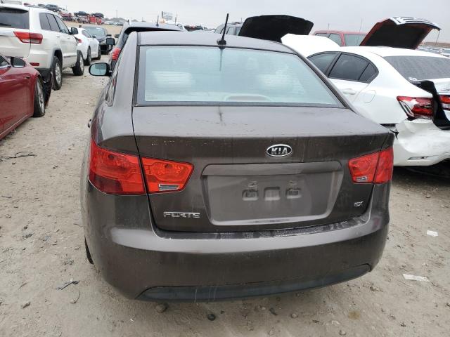 KNAFU4A28D5695212 - 2013 KIA FORTE EX GRAY photo 6