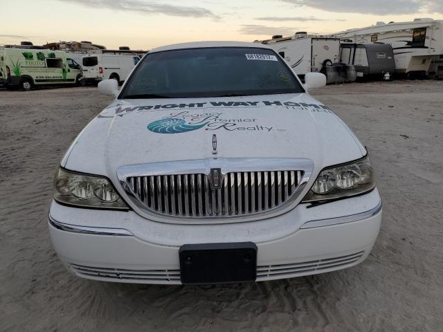 1L1FM88WX7Y638139 - 2007 LINCOLN TOWN CAR E WHITE photo 5