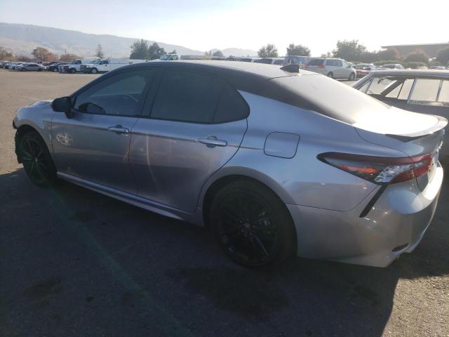 4T1K61AKXNU068265 - 2022 TOYOTA CAMRY XSE SILVER photo 2