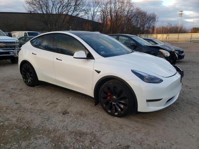 5YJYGDEF1MF240152 - 2021 TESLA MODEL Y WHITE photo 4